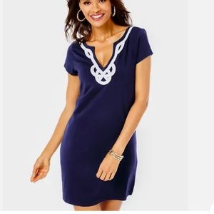 Lilly The Brewster short sleeved navy dress Split V-neckline size Large